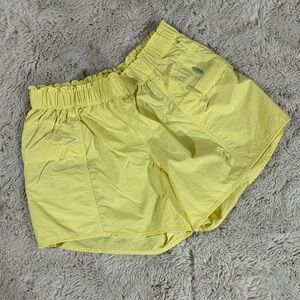 FP MOVEMENT Wild Outdoor Light Yellow Ruched Shorts Sz sm
